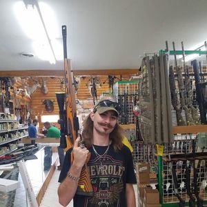 Meet your Posher, Clint